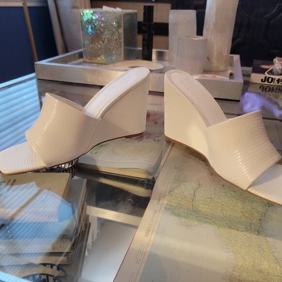 NWOT Asos White Wedges - Picture 6 of 6